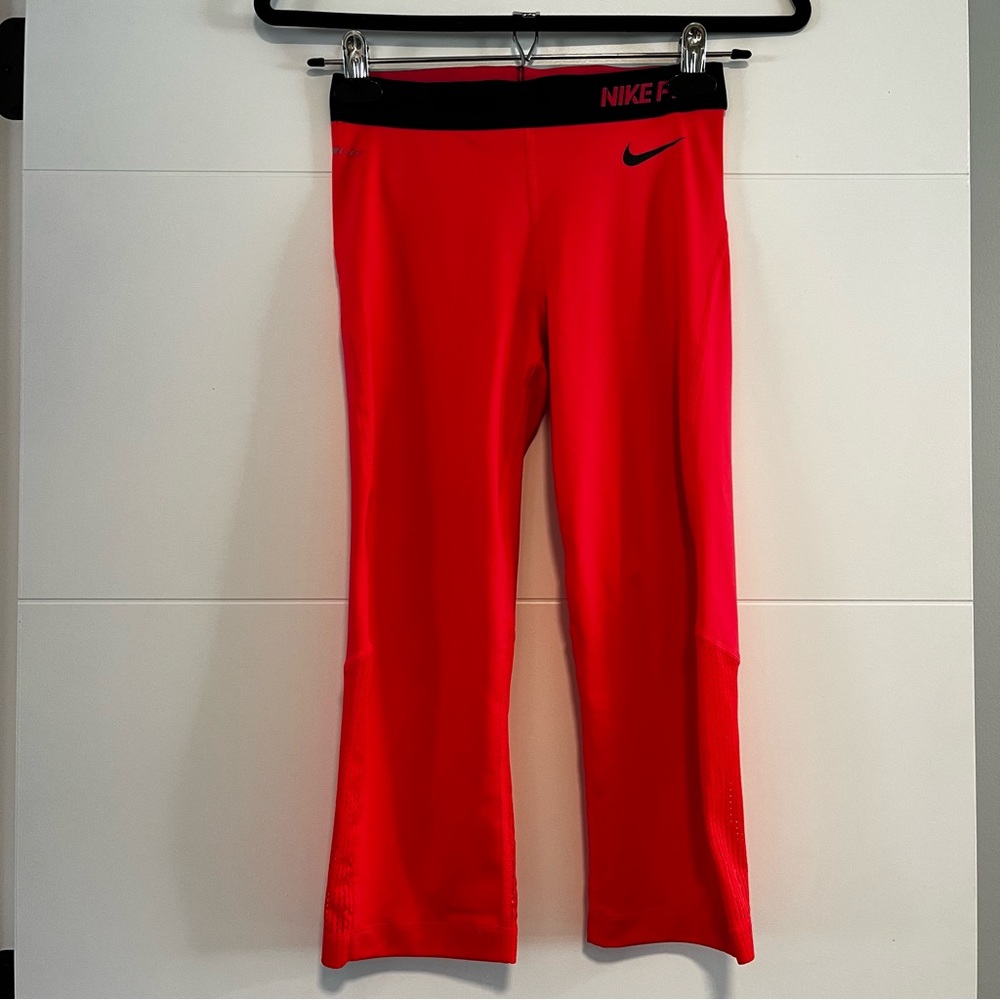Nike Pro | Capri Leggings